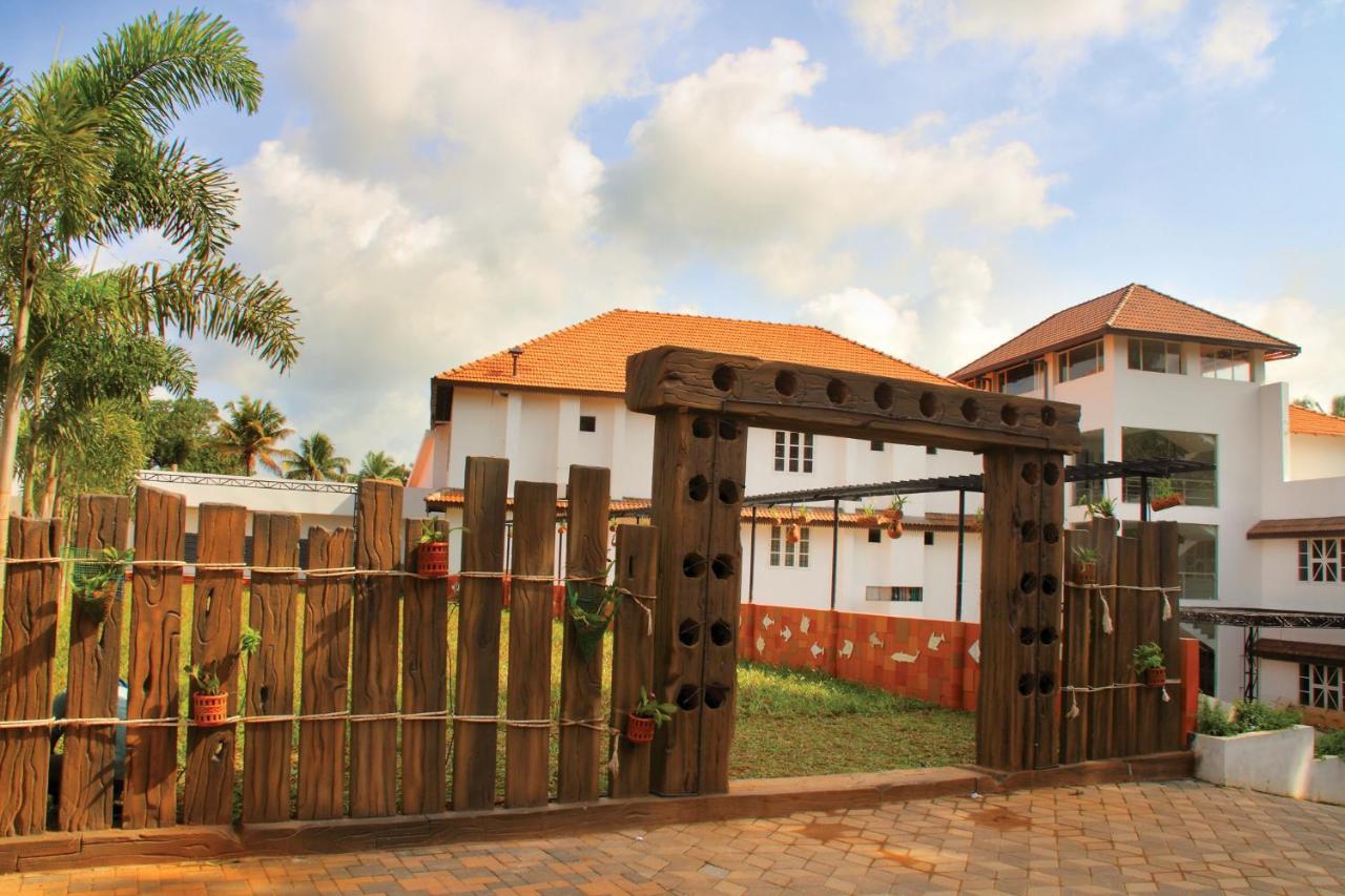 Clay House Hotel Thrissur Exterior photo